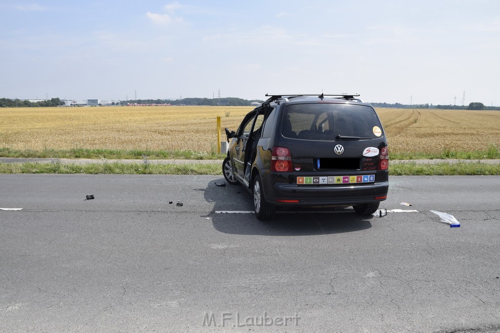 Schwerer Krad Pkw Unfall Koeln Porz Libur Liburer Landstr (Krad Fahrer nach Tagen verstorben) P029.JPG - Miklos Laubert